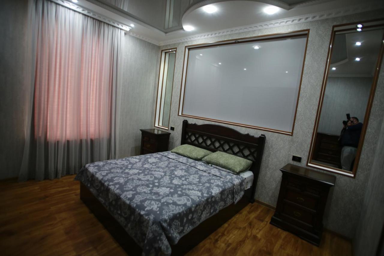 Guest House Nikola Sugdidi Exterior foto