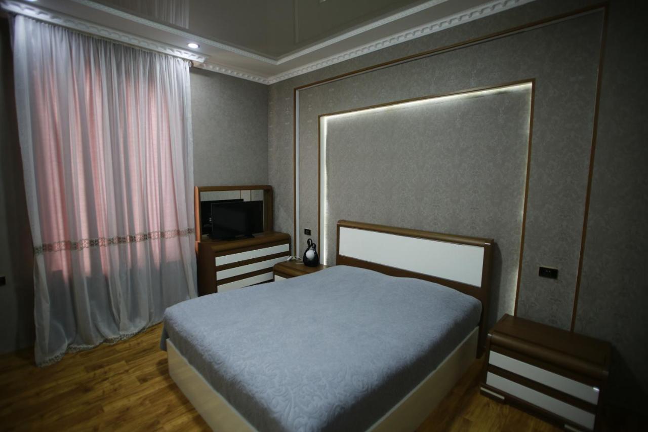 Guest House Nikola Sugdidi Exterior foto