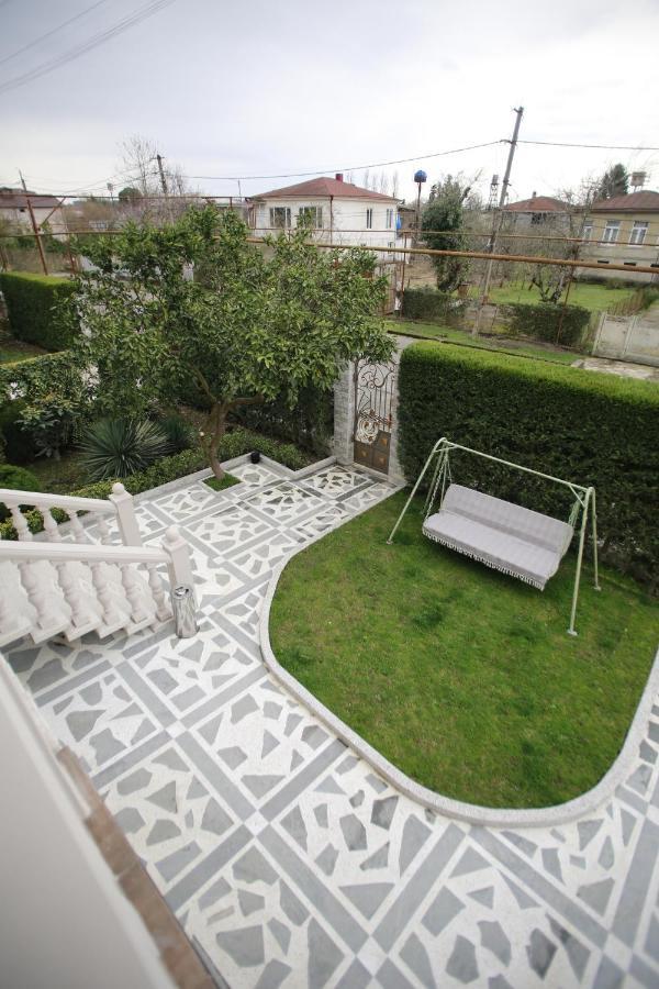 Guest House Nikola Sugdidi Exterior foto