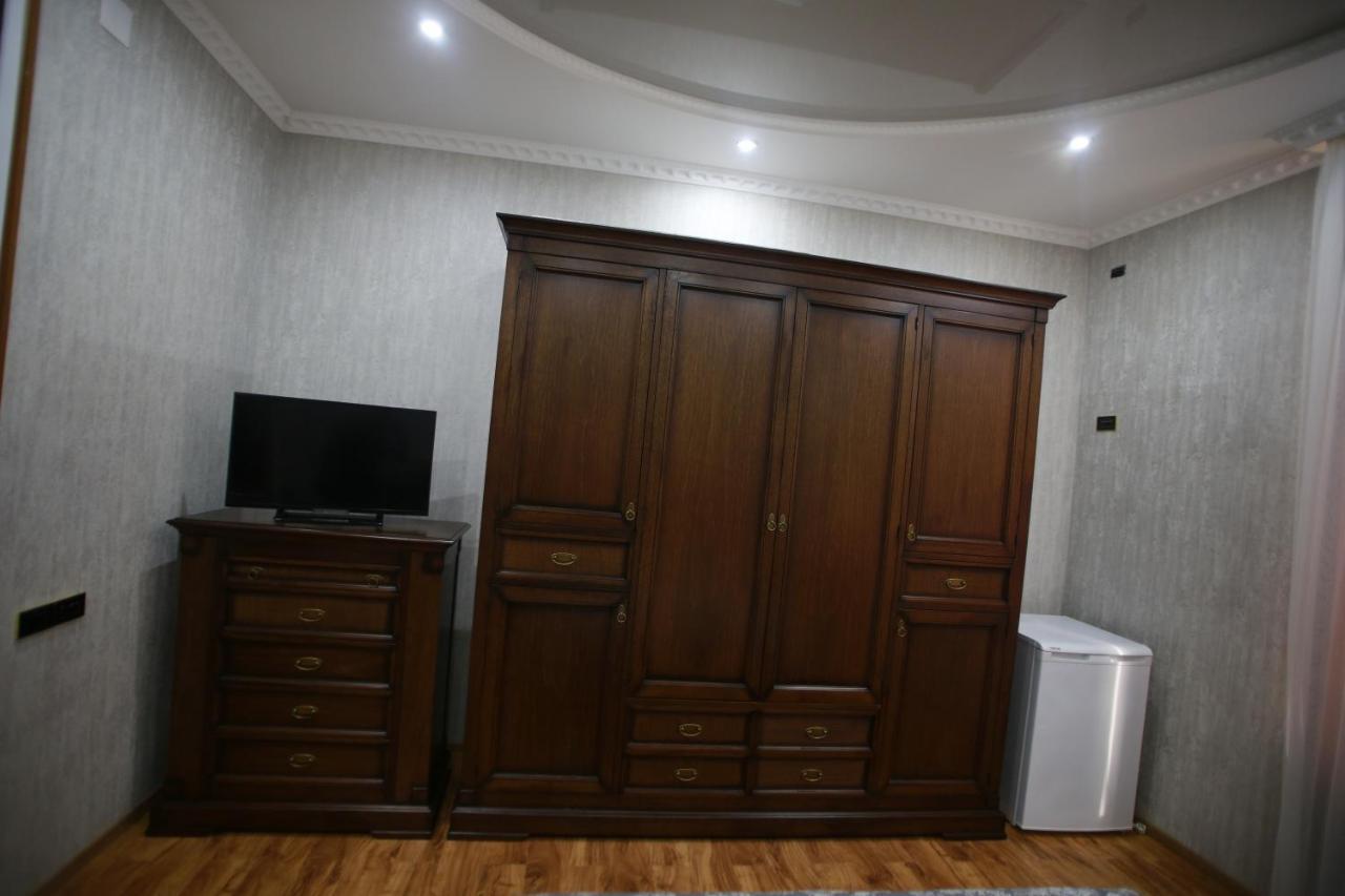 Guest House Nikola Sugdidi Exterior foto