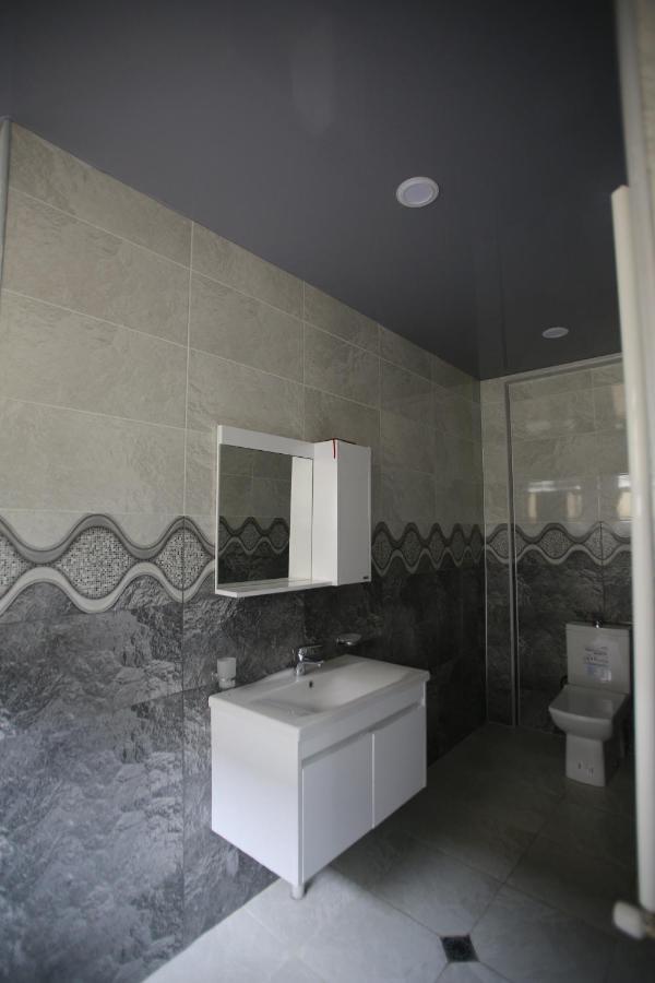 Guest House Nikola Sugdidi Exterior foto