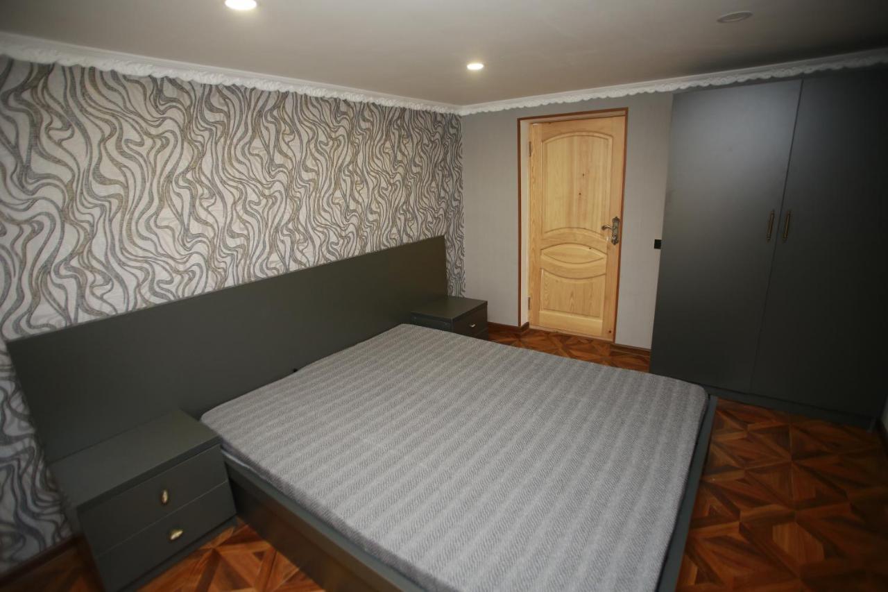 Guest House Nikola Sugdidi Exterior foto